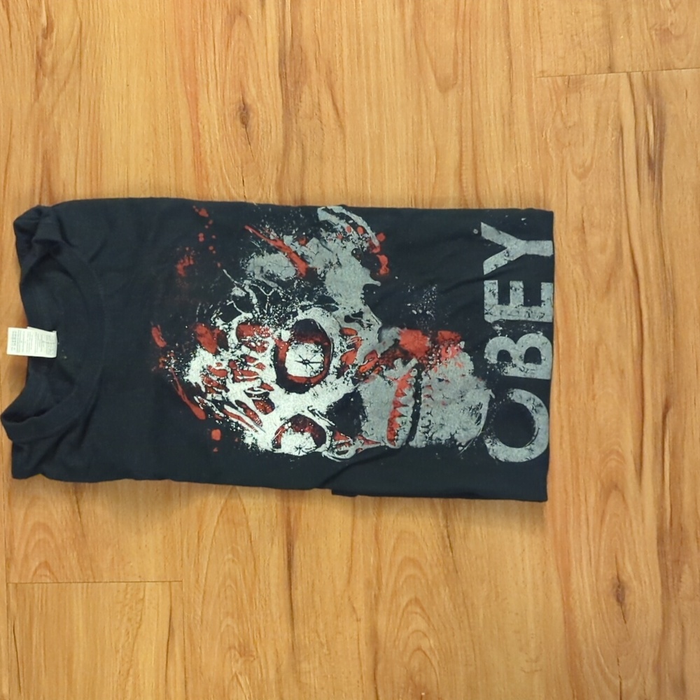 Graphic tee
